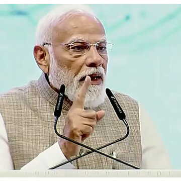 देशभर में रसोई गैस को लेकर बढ़ी चिंता, प्रधानमंत्री नरेंद्र मोदी ने विपक्ष पर साधा निशाना