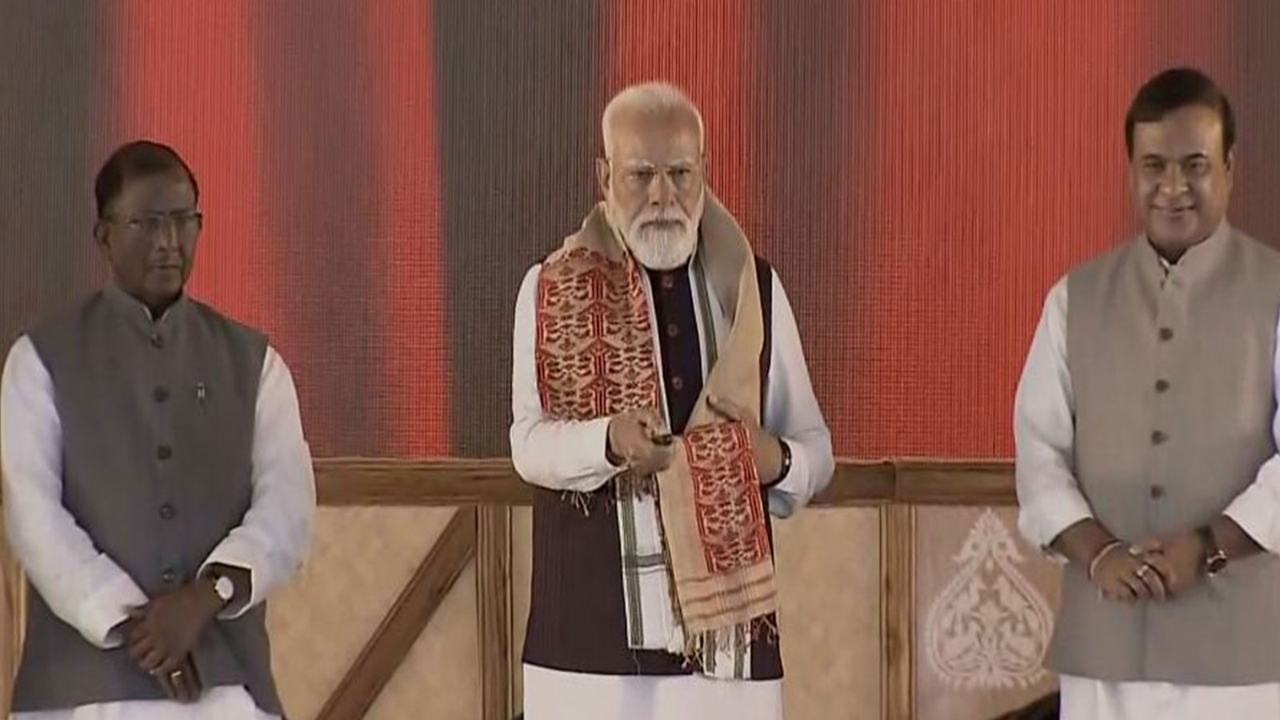 पीएम मोदी ने असम में काजीरंगा एलिवेटेड कॉरिडोर की रखी नींव