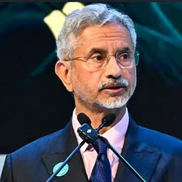 रूसी तेल खरीदने की इजाजत अमेरिका ने दी, भारत ने पलटकर दिया कड़ा जवाब