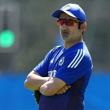 कल वेस्टइंडीज से करो या मरो के मुकाबले से पहले कालीघाट मंदिर पहुंचे गौतम गंभीर