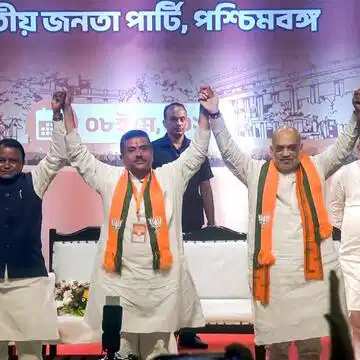 'गंगोत्री से गंगासागर तक है भाजपा की सरकार', अमित शाह ने शुभेंदु अधिकारी की प्रशंसा कर कहा - दीदी को गढ़ में ही हराया