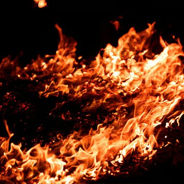 हावड़ा के ब्यांटरा में जलते हुए फानुस से लगी आग, जलकर राख हुआ घर