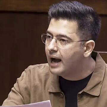 राज्यसभा के उपनेता पद से हटने पर बोले राघव चड्ढा- मेरी आवाज दबाने की कोशिश कर रही' आप' '