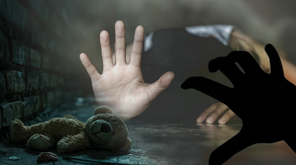 पड़ोसी के घर खेलने गयी बच्ची के यौन उत्पीड़न के आरोप में वृद्ध गिरफ्तार