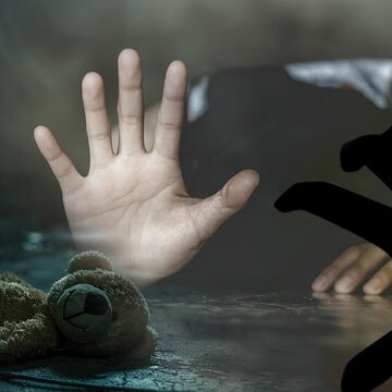 पड़ोसी के घर खेलने गयी बच्ची के यौन उत्पीड़न के आरोप में वृद्ध गिरफ्तार