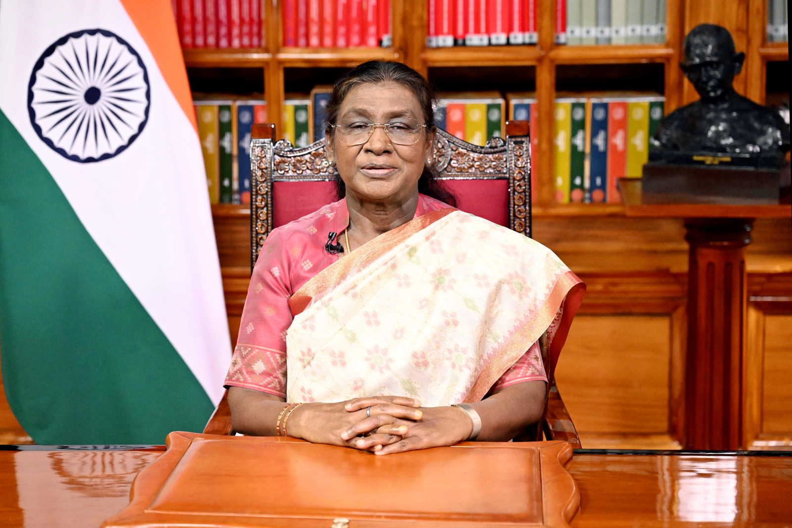 राष्ट्रपति मुर्मू ने संसद में पेश की भारत की वैश्विक नेतृत्व और ग्रामीण समृद्धि की रूपरेखा