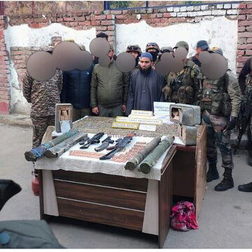 रॉकेट लॉन्चर से एके-47 तक, उत्तर कश्मीर के घने जंगल में किसी बड़े हमले की तैयारी? बीएसएफ के माथे पर शिकन