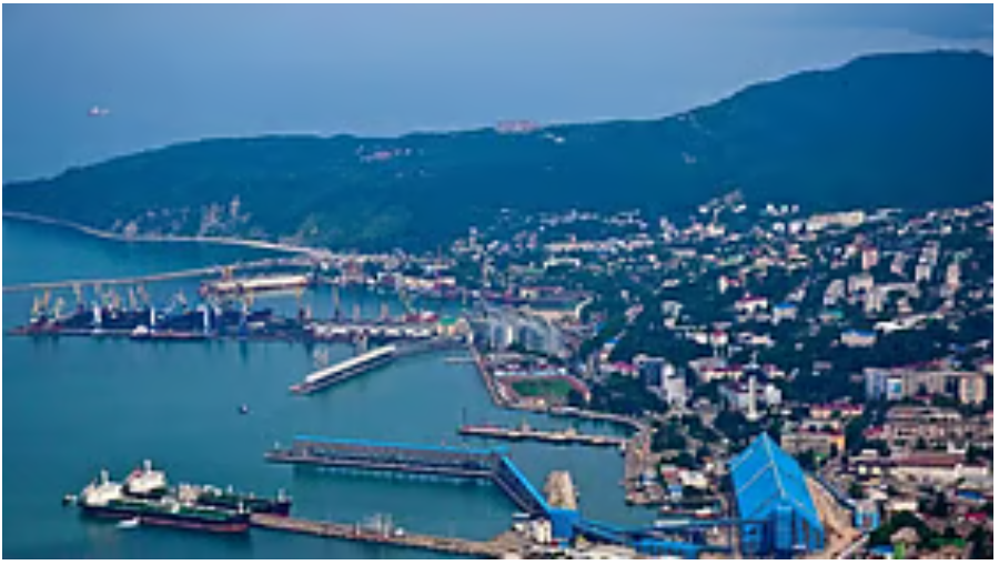 तुआप्से बंदरगाह पर यूक्रेन के ड्रोन हमले में रूस के तेल डिपो में लगी भीषण आग