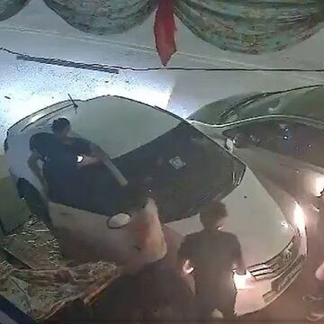 नोएडा में पार्किंग को लेकर हुआ विवाद : पड़ोसी को गाड़ी से कुचलकर मारने की कोशिश, दो गिरफ्तार