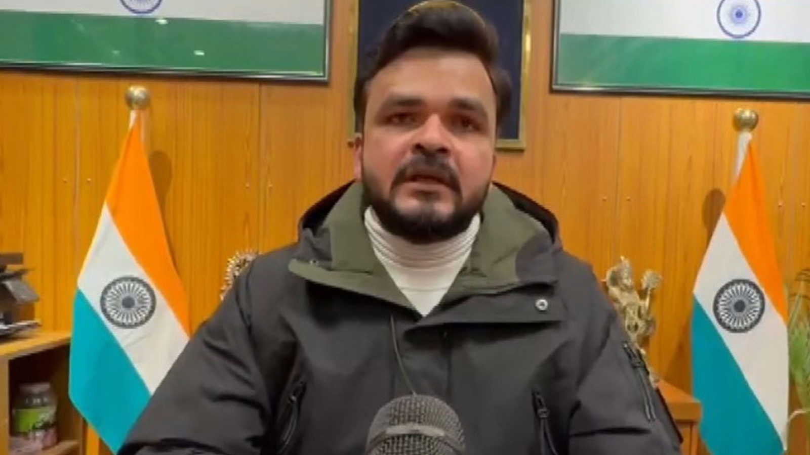 पाकिस्तानी मूल की कथित शिक्षिका पर कार्रवाई जारी: रामपुर डीएम