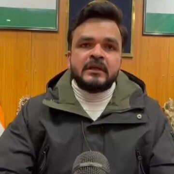 पाकिस्तानी मूल की कथित शिक्षिका पर कार्रवाई जारी: रामपुर डीएम