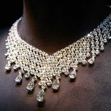 सोना-चांदी के साथ कदम से कदम मिलाकर चला प्लैटिनम, कीमत ने बनाया नया रिकॉर्ड