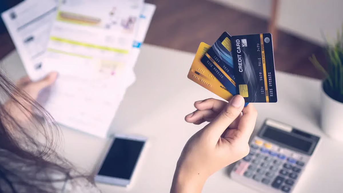 एक अप्रैल से क्रेडिट कार्ड में होने वाले हैं 5 बड़े बदलाव, कार्डहोल्डर्स इन बातों का रखें ध्यान..