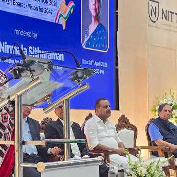 GDP से आगे ‘विकसित भारत’ की परिकल्पना: समावेशी विकास पर सीतारमण का जोर