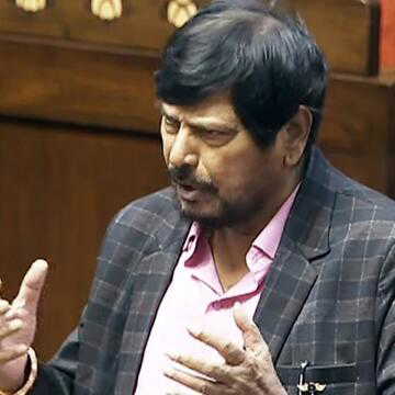 रामदास आठवले का बड़ा ऐलान, बीजेपी से गठबंधन नहीं हुआ तो अकेले लड़ेंगे चुनाव