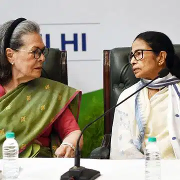 सोनिया गांधी से उनके घर पर मिलीं ममता बनर्जी,-'दोनों नेताओं के बीच संबंध मजबूत हुए'-TMC
