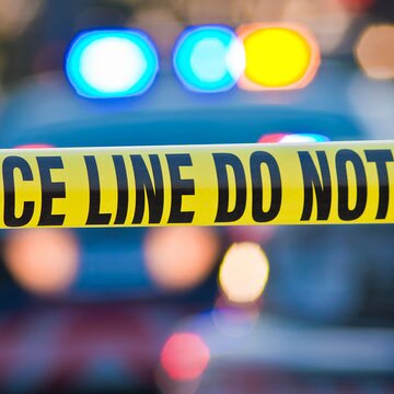 पत्नी पर कुल्हाड़ी से हमला कर मारने का प्रयास, पति फरार