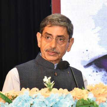 पहले चरण के मतदान से पहले राज्यपाल ने जारी की हेल्पलाइन, अनियमितता की तुरंत दर्ज कराएं शिकायत