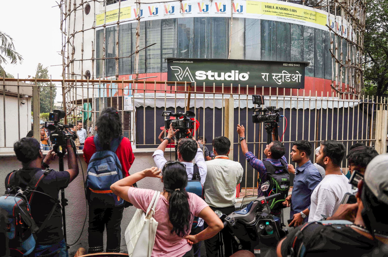 आखिर क्यों बनाया बच्चों को बंधक? : रोहित आर्या की कहानी और मुंबई का बचाव अभियान