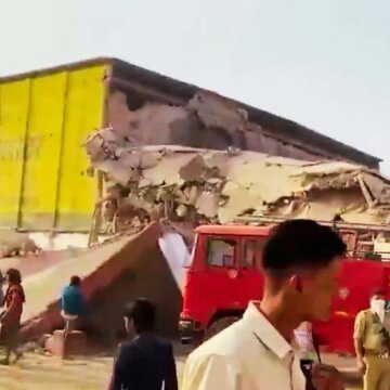 प्रयागराज में मौत का मंजर: कोल्ड स्टोरेज ढहा, 4 मजदूरों की जान गई