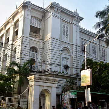 प्रेसीडेंसी यूनिवर्सिटी में SFI का धरना, अपने एंट्रेंस एग्जाम और छात्र चुनाव की मांग