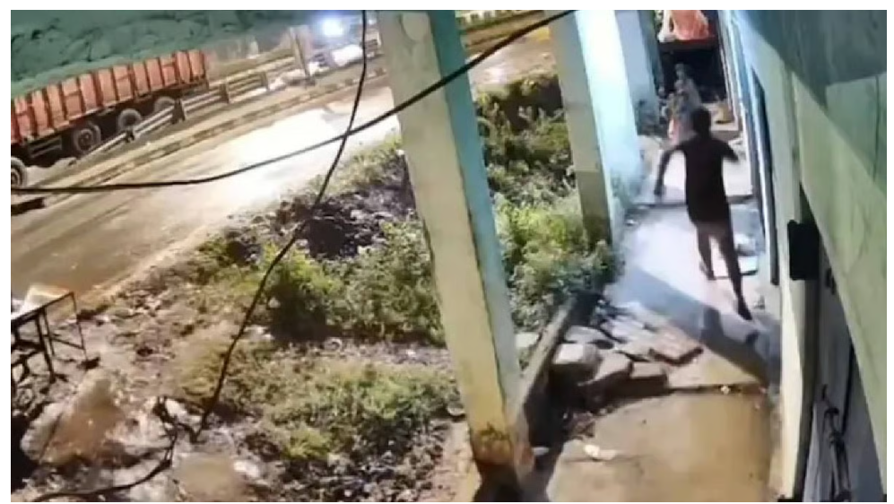 ओड़िशा में राष्ट्रीय राजमार्ग पर भयावह घटना, ट्रक ड्राइवर ने महिला का अपहरण किया