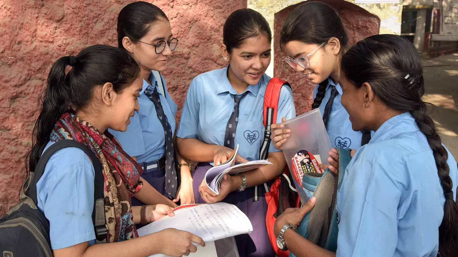 बंगाल के सभी स्कूलों में प्रार्थना होगी 'बांग्लार माटी, बांग्लार जल', माध्यमिक बोर्ड की विज्ञप्ति