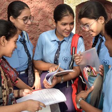 बंगाल के सभी स्कूलों में प्रार्थना होगी 'बांग्लार माटी, बांग्लार जल', माध्यमिक बोर्ड की विज्ञप्ति