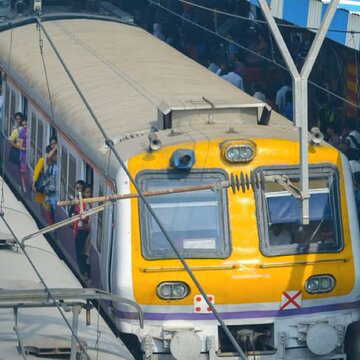 1 जनवरी से कई लोकल ट्रेनों का समय होगा परिवर्तन, कई ट्रेनों के रूट भी बढ़ेंगे