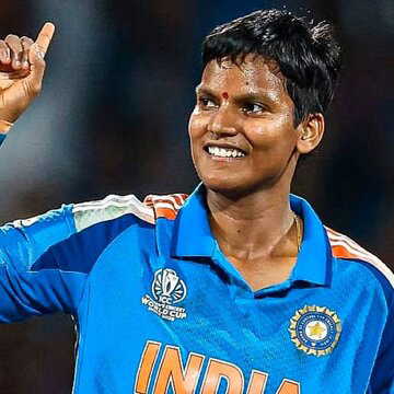 वर्ल्ड चैंपियन दीप्ति शर्मा ने ICC रैंकिंग में मचाई धूम, बनीं दुनिया की नंबर-1 T20I बॉलर, मंधाना से किसने छीना ताज ?
