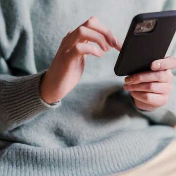 राजस्थान में युवतियों और विवाहित महिलाओं के कैमरा युक्त मोबाइल फोन उपयोग पर प्रतिबंध- निर्देश जारी