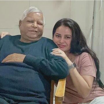 'मुझे मारने के लिए जूता उठाया गया', लालू की बेटी का फिर विस्फोटक आरोप