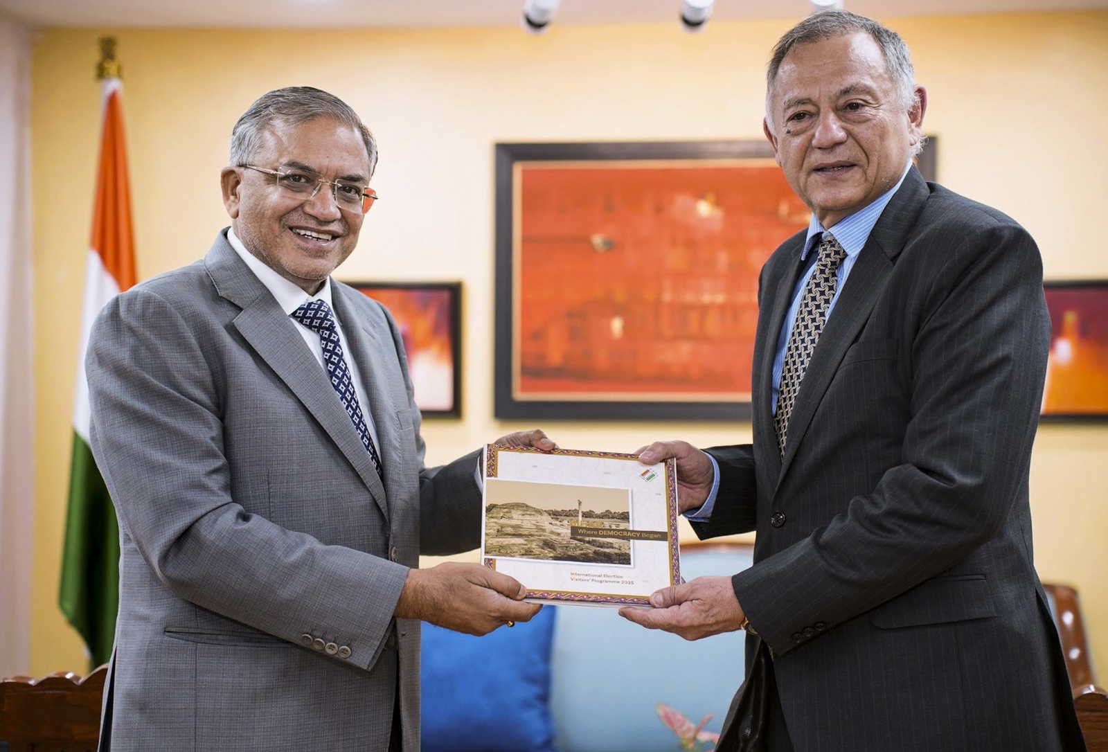 कोस्टा रिका के राजदूत से मिले ज्ञानेश कुमार, लोकतांत्रिक सहयोग की दिशा में नया कदम