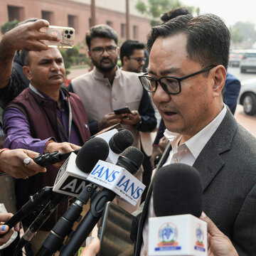 सर्वदलीय बैठक ने गतिरोध तोड़ा; लोकसभा में 8 दिसंबर को 'वंदे मातरम्' के 150 साल और 9 को चुनाव सुधार पर चर्चा