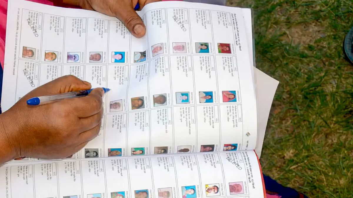 SIR में और 1 लाख 40 हजार मतदाताओं के नाम कट सकते हैं, दस्तावेज़ों की जांच के दौरान आयोग ने बताया