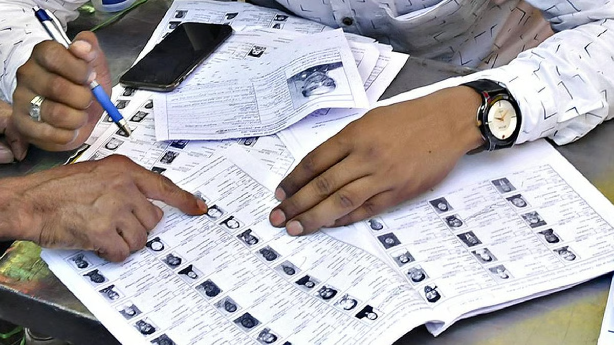 पश्चिम बंगाल में अब तक लगभग 14 लाख SIR फॉर्म 'असंग्रहणीय' पाए गए