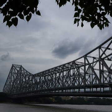 शुष्क मौसम के बाद बारिश की दस्तक, वीकेंड पर बदलेगा बंगाल का मिजाज