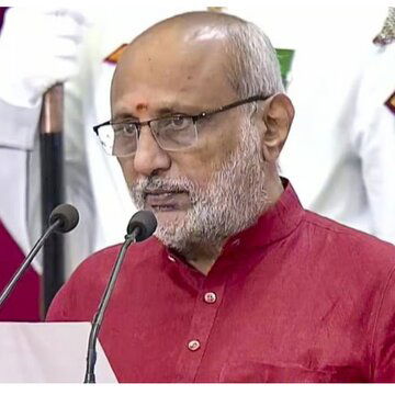 राधाकृष्णन ने उपराष्ट्रपति पद की शपथ ली, दर्शक दीर्घा में धनखड़ भी