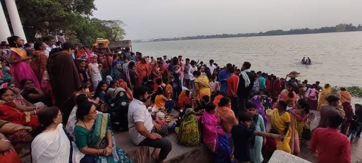 छठ महापर्वः जब सूर्यदेव ने असुर को दिया पुत्र बनने का वरदान, जानिए, छठ व्रत से जुड़ी कर्ण की कहानी