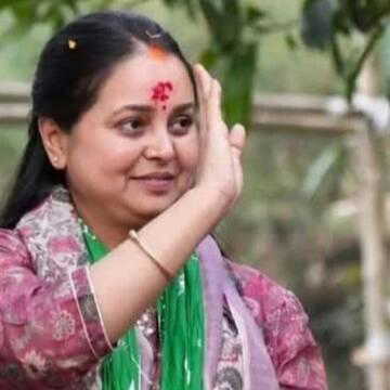 'अपने देश की गरीबी भूल, दुनिया आगाह कर रहे हैं', रोहिणी आचार्य का PM मोदी पर तंज
