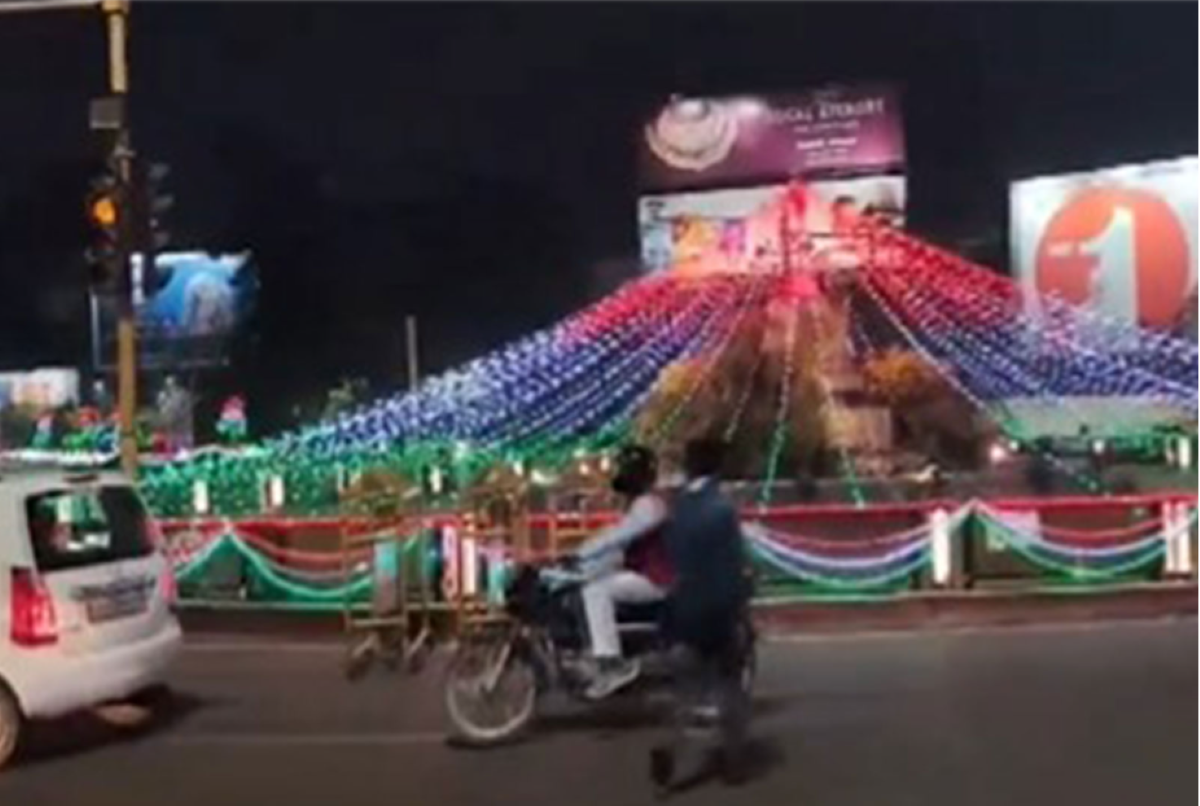 77वें गणतंत्र दिवस पर जम्मू-कश्मीर से मुंबई तक, तिरंगे में रंगे देश के प्रमुख स्थल