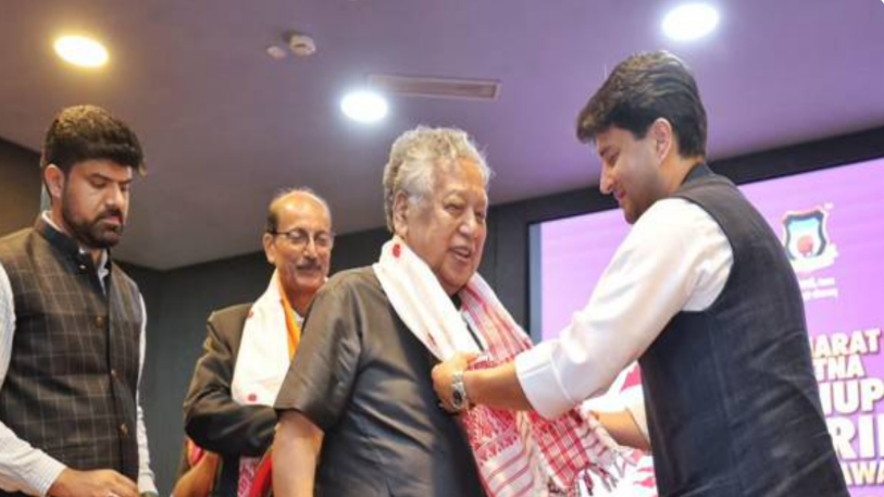 ज्योतिरादित्य सिंधिया ने पूर्वोत्तर की 6 विभूतियों को भूपेन हजारिका राष्ट्रीय पुरस्कार से सम्मानित किया