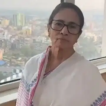 आंधी-बारिश ने रोकी उड़ान, नबग्राम में नहीं उतर सका ममता बनर्जी का हेलिकॉप्टर