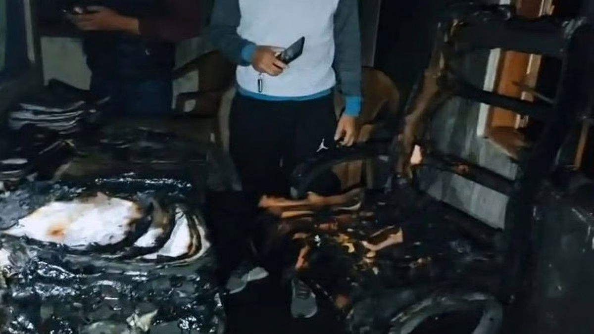 मणिपुर में असामाजिक तत्वों ने सरकारी कार्यालय को लगाई आग, विस्थापितों के दस्तावेज़ जलकर राख