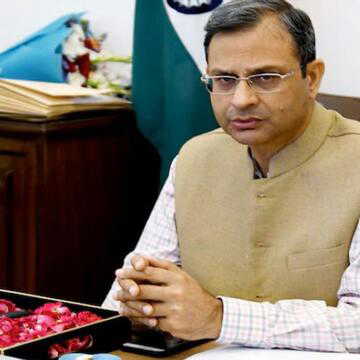 अगर मिडिल ईस्ट संकट लंबा खिंचा तो सरकार को बढ़ानी पड़ सकती हैं तेल की कीमतें: RBI गवर्नर