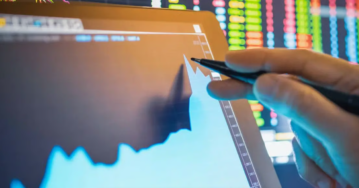 सकारात्मक बाजार में निवेशकों की रुचि बढ़ी, बुधवार को इन स्टॉक्स पर नजर