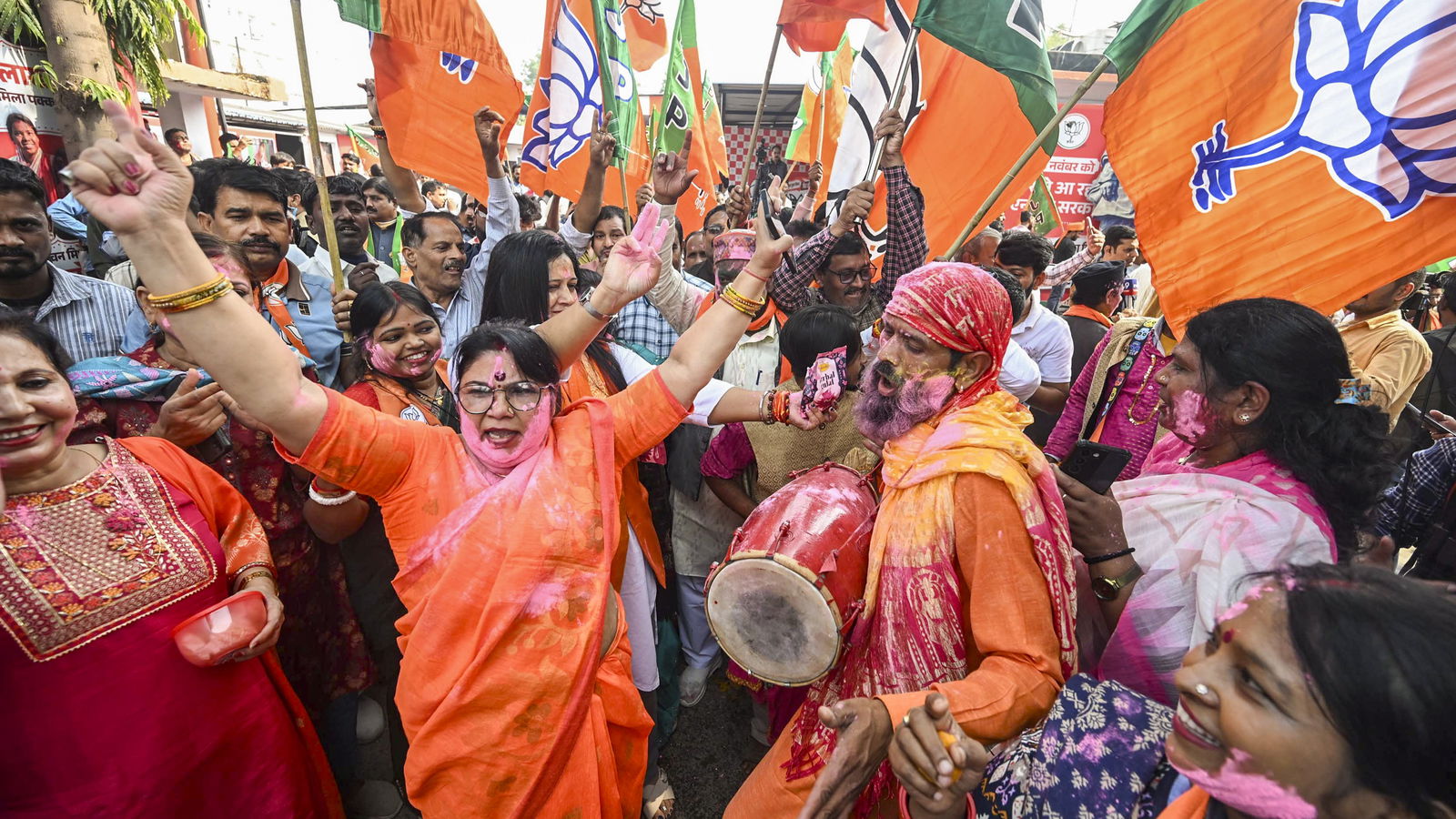 'धैर्य रखो मेरे भगवान मोदी पर’: भाजपा कार्यकर्ताओं ने बिहार चुनाव में एनडीए की सफलता पर जश्न मनाया