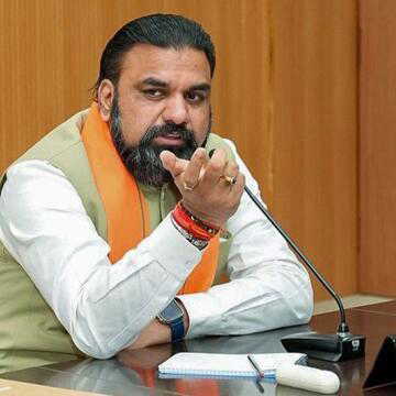 'मां को एक, बेटे को दूसरा घर चाहिए', बंगला विवाद पर सम्राट चौधरी का तंज