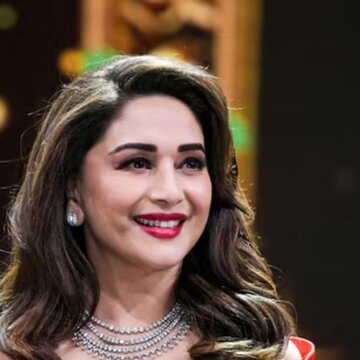 नए OTT शो ‘मिसेज़ देशपांडे’ में मुख्य भूमिका निभायेंगी माधुरी दीक्षित