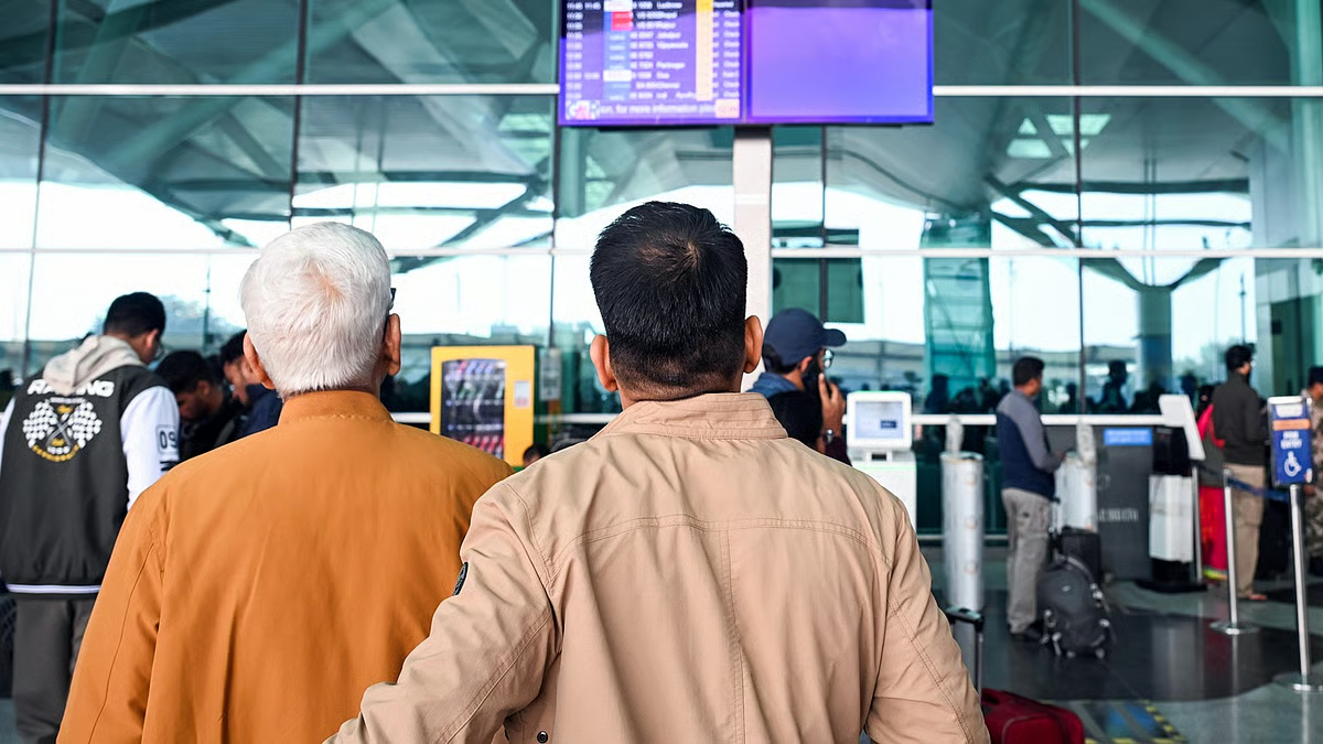 इंडिगो उड़ान संकट गहराया: सुप्रीम कोर्ट में याचिका, ‘दोषियों को कीमत चुकानी होगी’